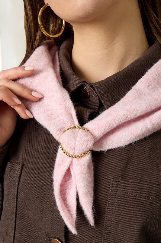 Scarf clip with twisted effect