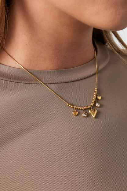 gleaming heart necklace