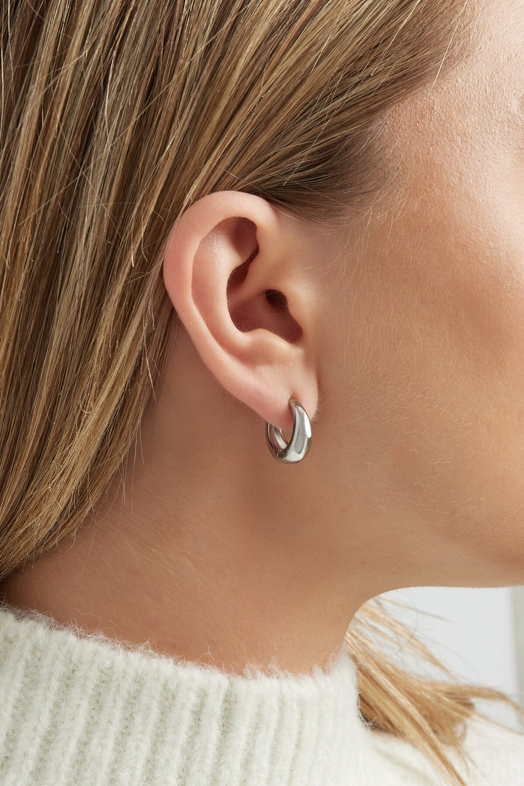 medium basic hoop earrings