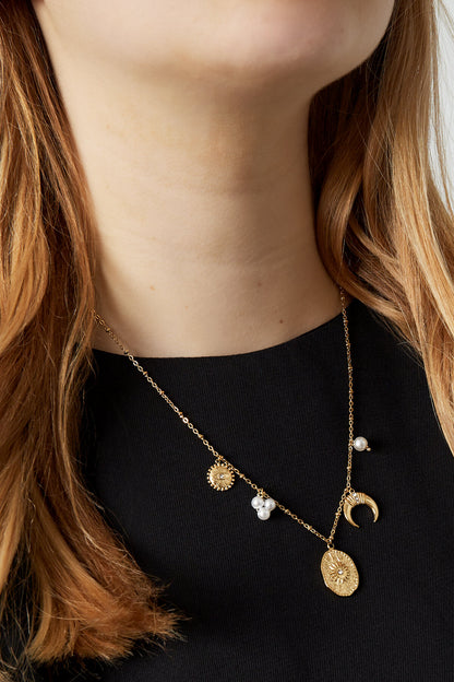 moony necklace