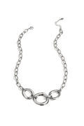 Necklace with round statement pieces