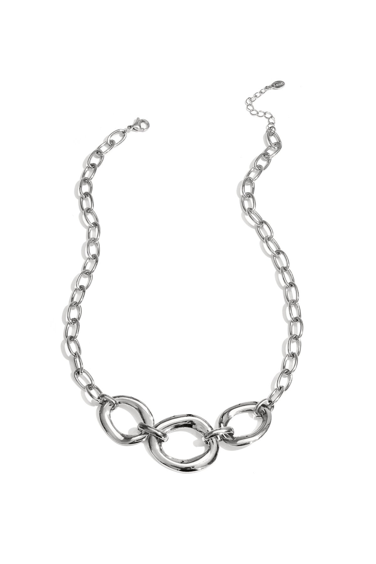 Necklace with round statement pieces