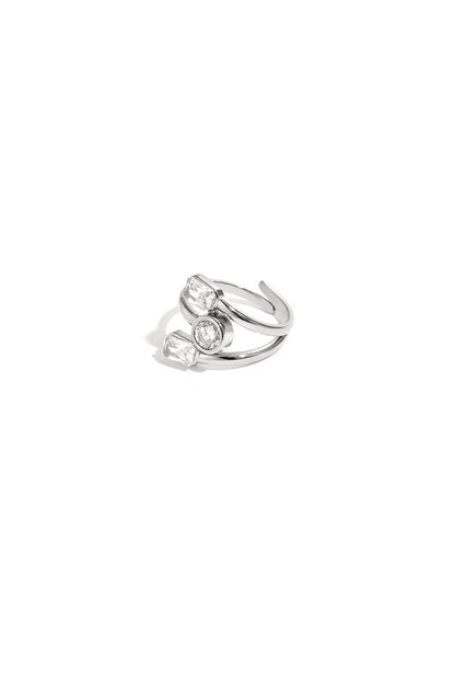 Ring with varying stones
