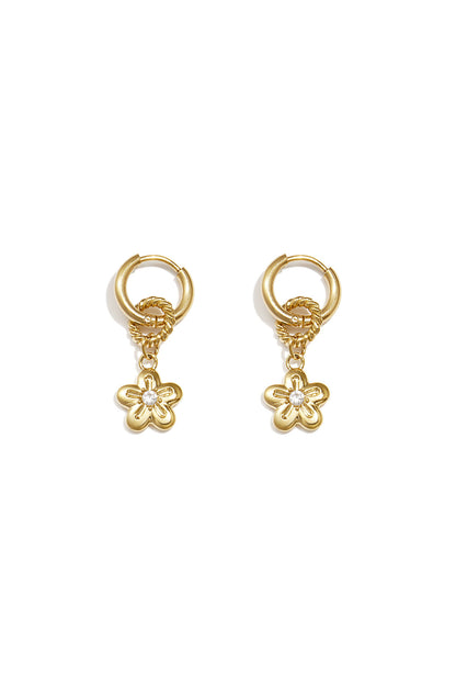 Earrings with a dangling daisy