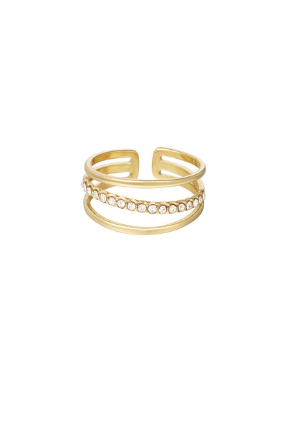 ring three layers with a row of stones