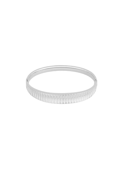bracelet with structure