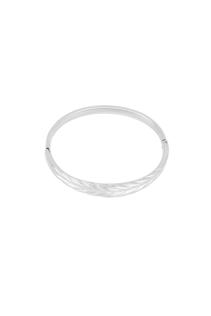 subtle relief bracelet