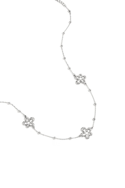 Necklace with coral-shaped flowers