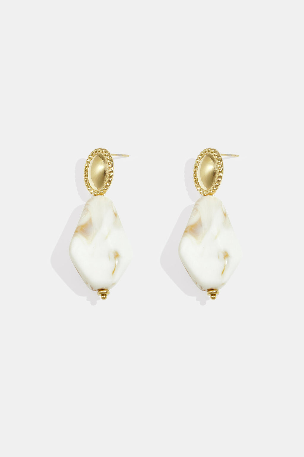 Earrings with natural stone look