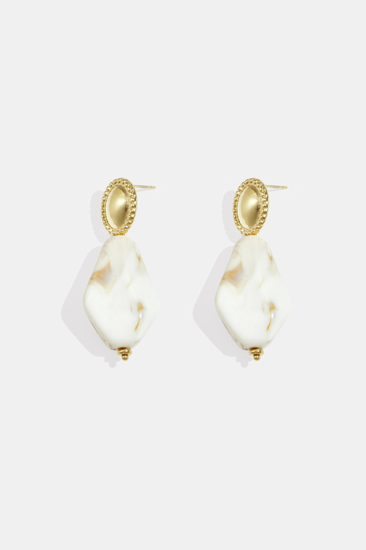 Earrings with natural stone look
