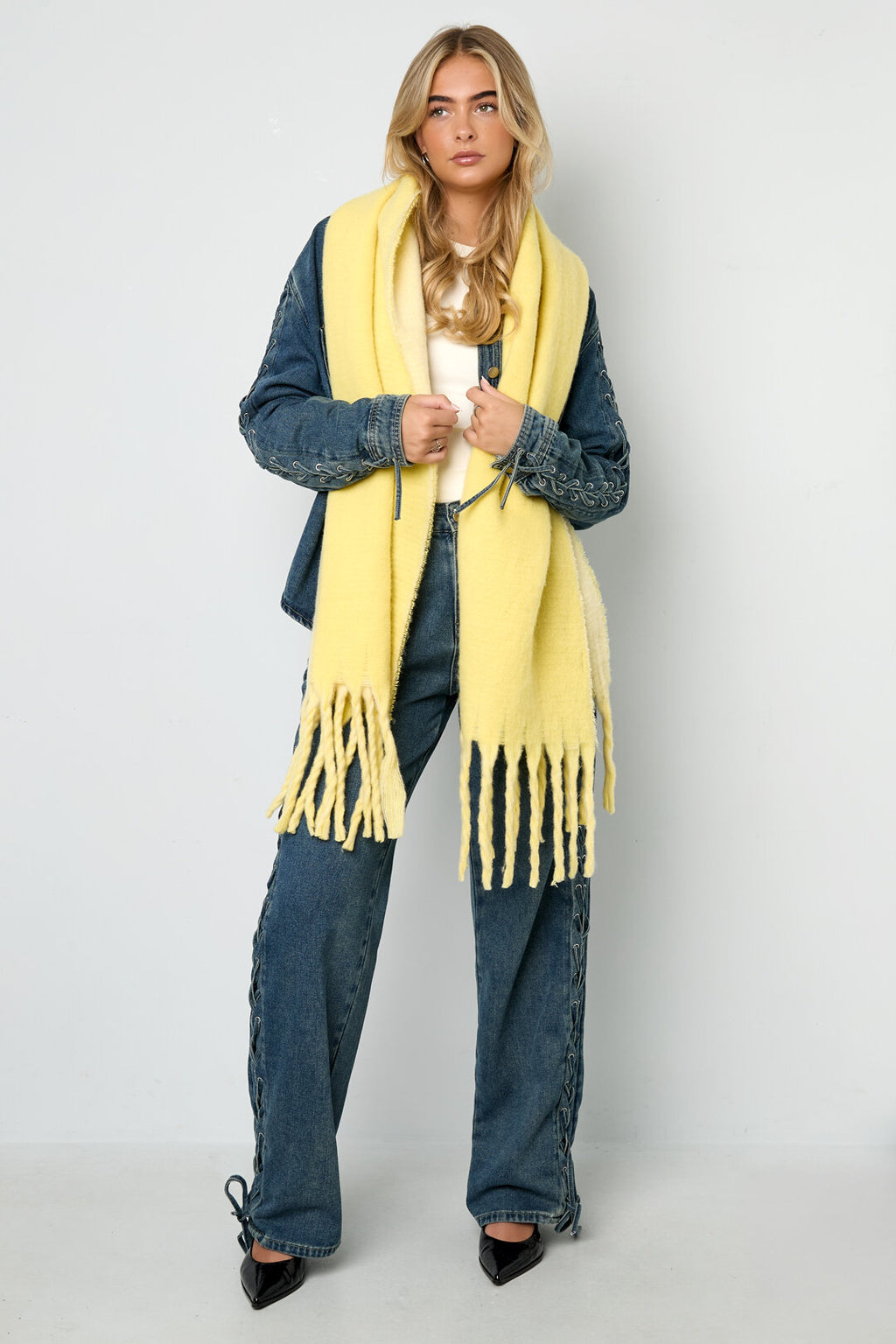 Plain scarf