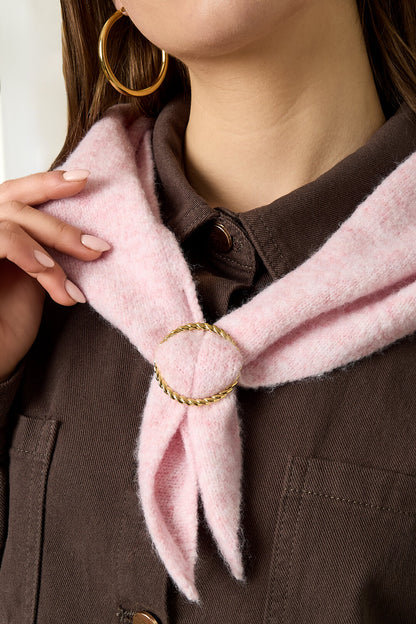 Scarf clip with twisted effect