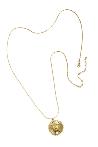 Necklace with flat details and large pendant