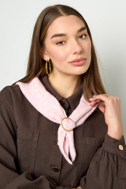 Scarf clip with twisted effect