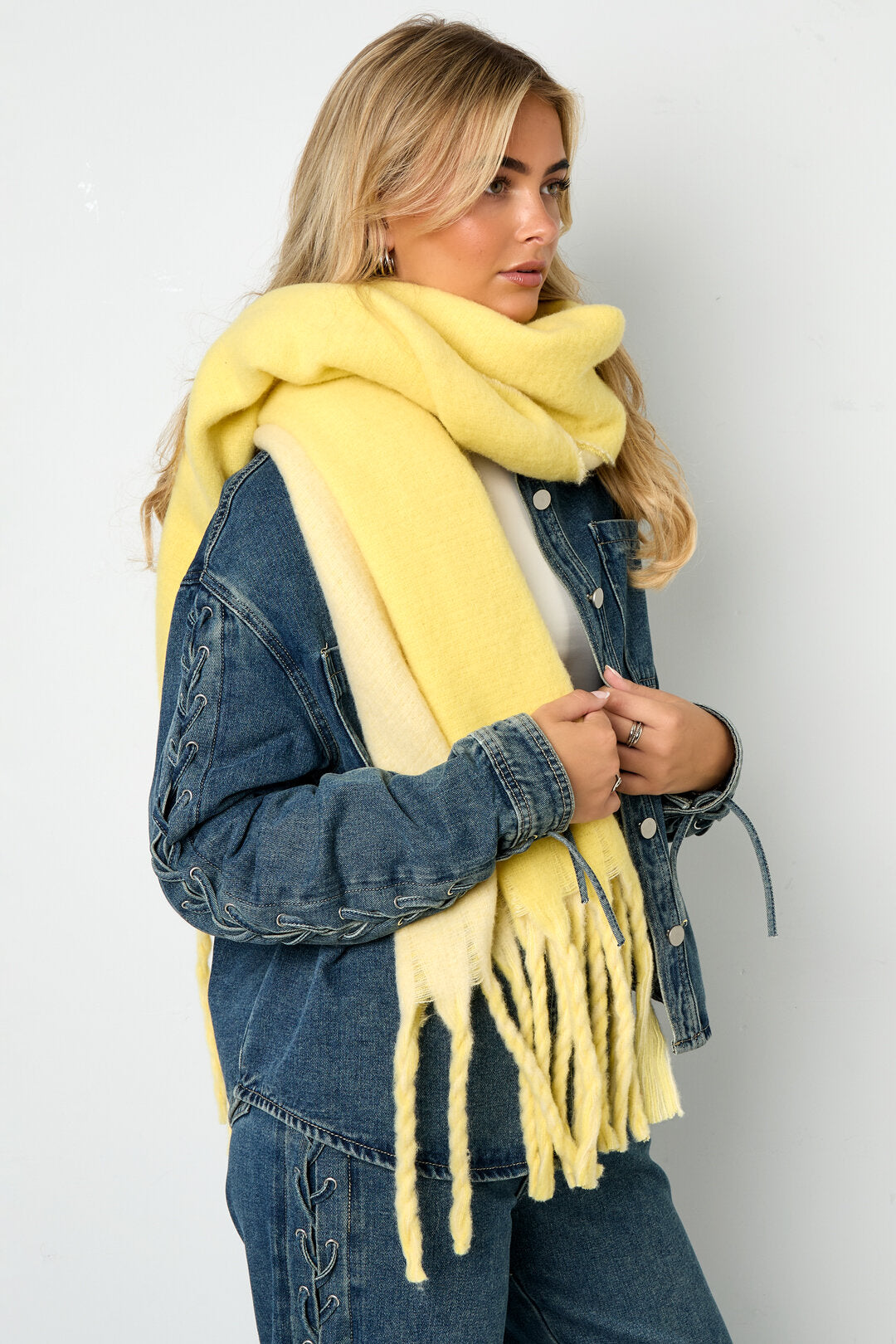 Plain scarf