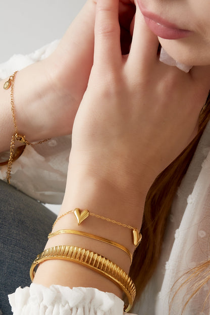 bracelet with structure