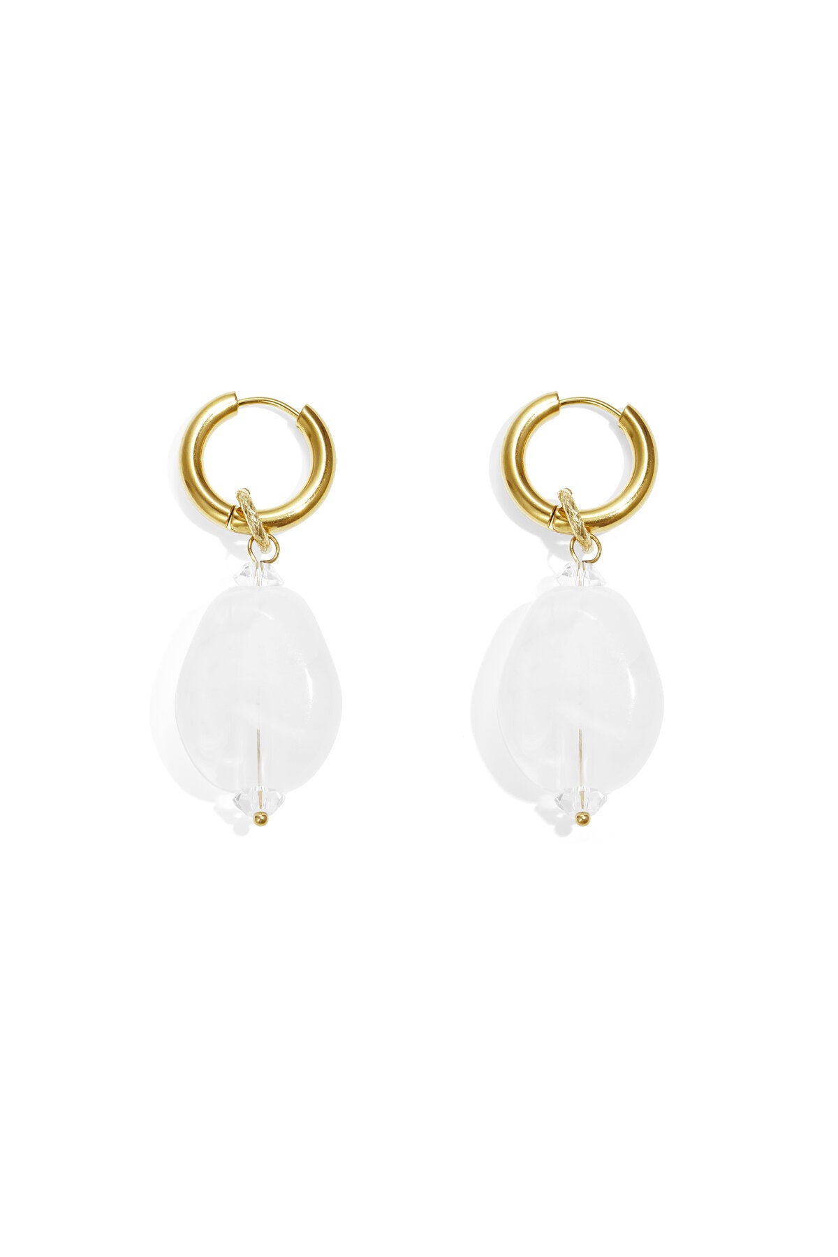Earrings with asymmetrical bead