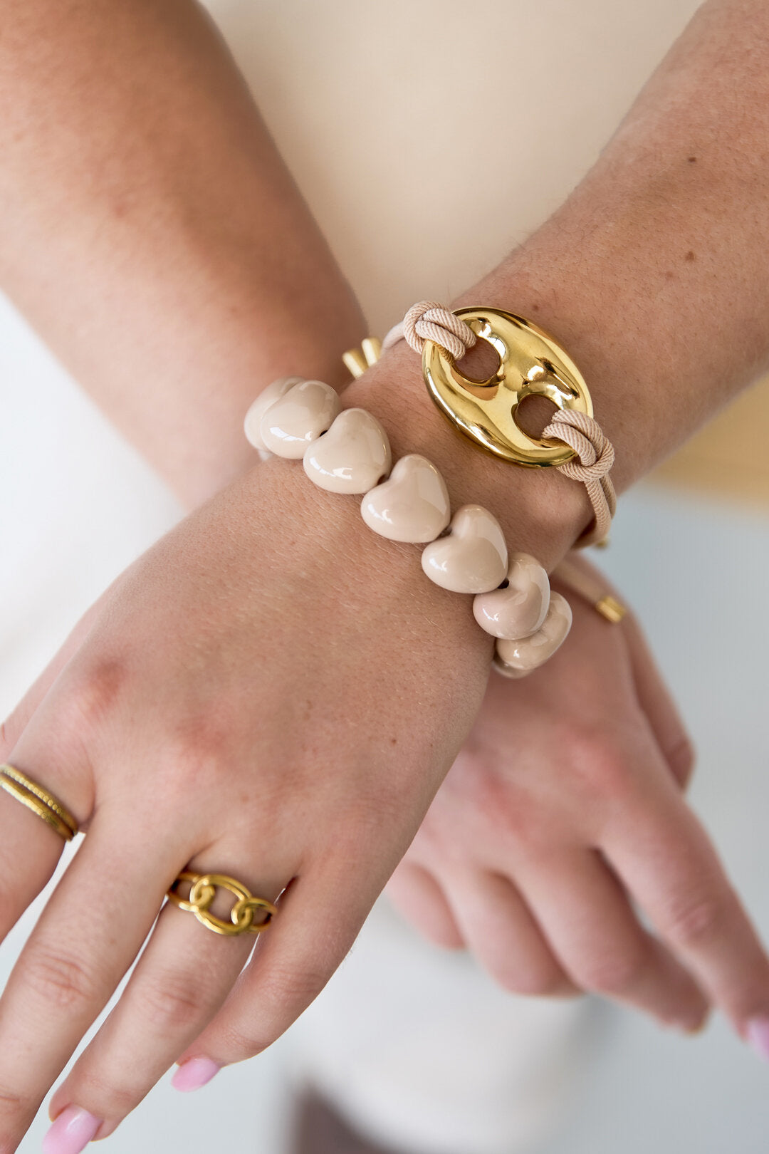 Bracelet with chunky heart beads