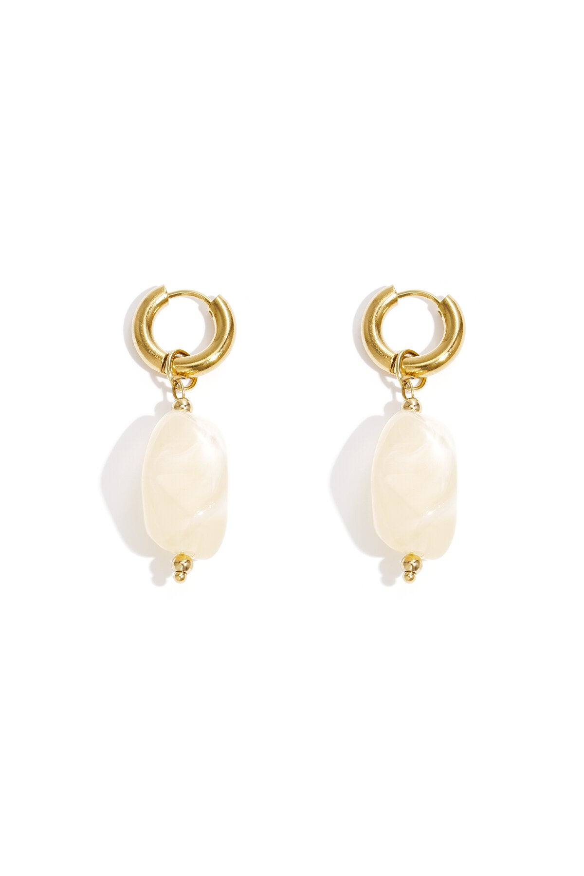 Earrings with organic beads