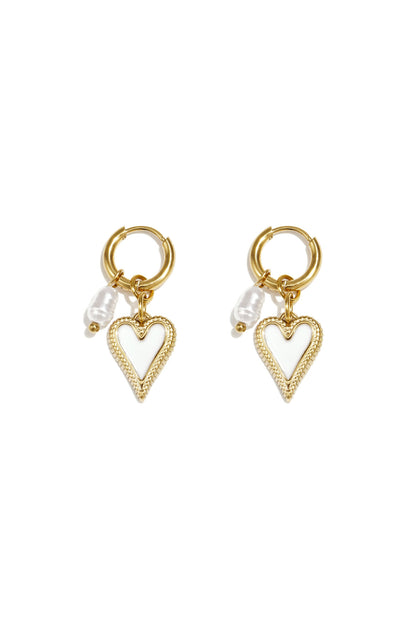 Earrings with hanging heart and pearl